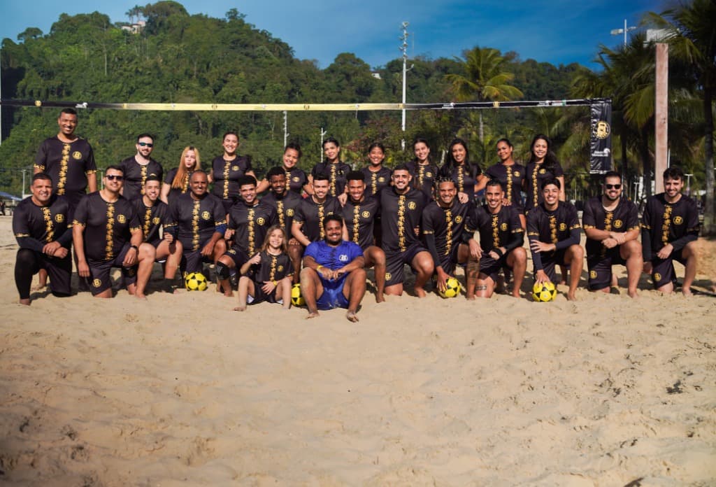 Aulas de beach sports da Caiçara Fit